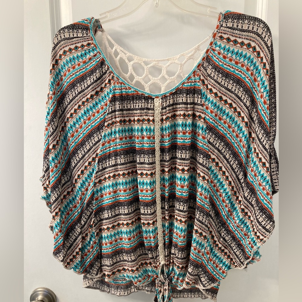 Live and Let Live misses  Blouse.  Light weight boho macramé back size small